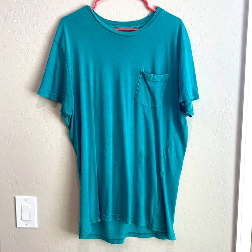 RVCA Turquoise front pocket tee